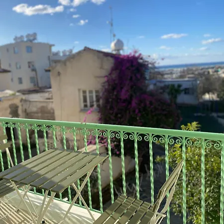 Hostl - Beds & - The Paphos, Old Town Paphos