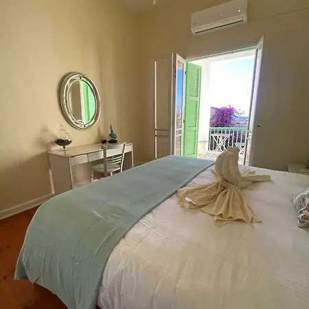 Hostl - Beds & - The Paphos, Old Town بيت شباب بافوس