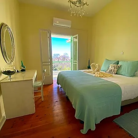 Hostl - Beds & - The Paphos, Old Town *