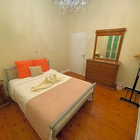 Hostl - Beds & - The Paphos, Old Town 旅馆