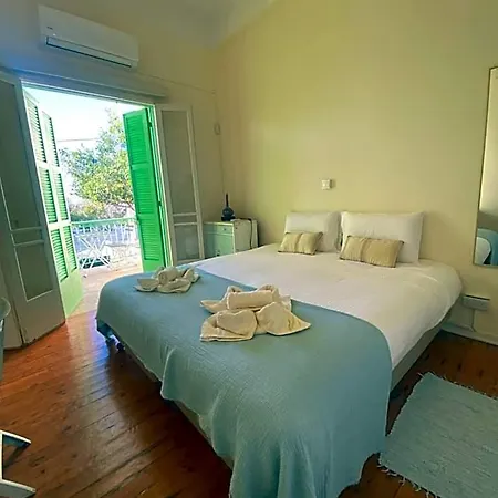 Hostl - Beds & - The Paphos, Old Town Paphos