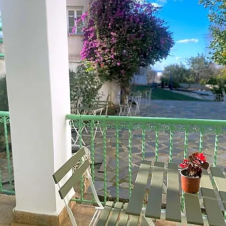 Hostl - Beds & - The Paphos, Old Town
