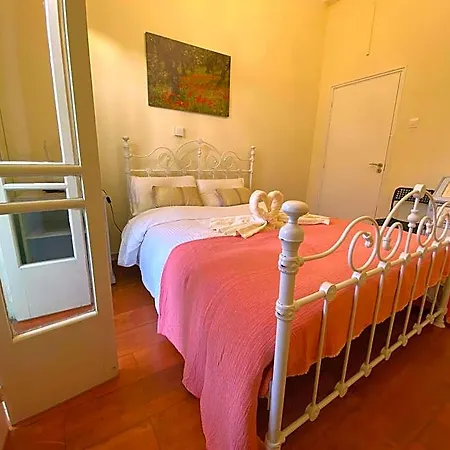 Hostl - Beds & - The Paphos, Old Town * Paphos