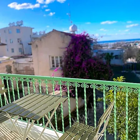 Hostl - Beds & - The Paphos, Old Town 旅馆