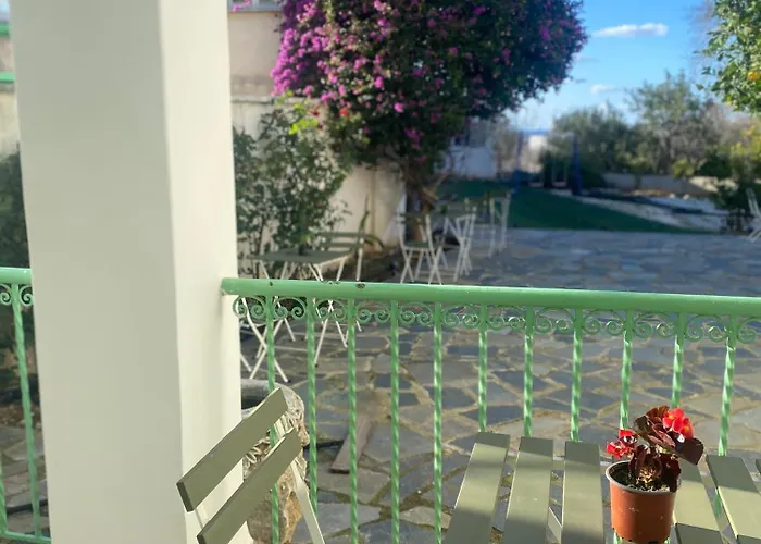 Hostl - Beds & - The Paphos, Old Town