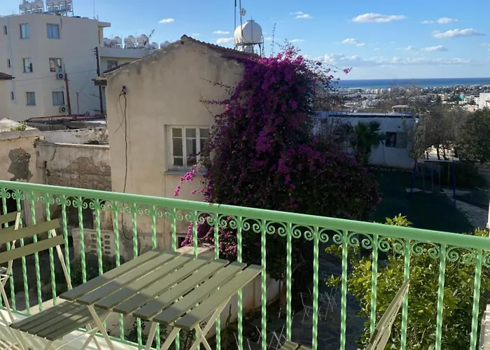 Hostl - Beds & - The Paphos, Old Town *