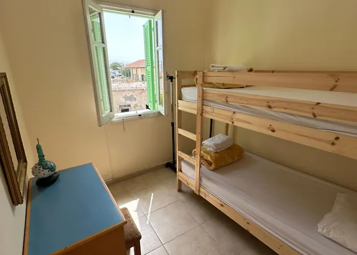 Hostl - Beds & - The Paphos, Old Town *