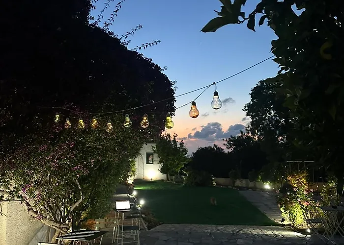 Hostl - Beds & - The Paphos, Old Town *