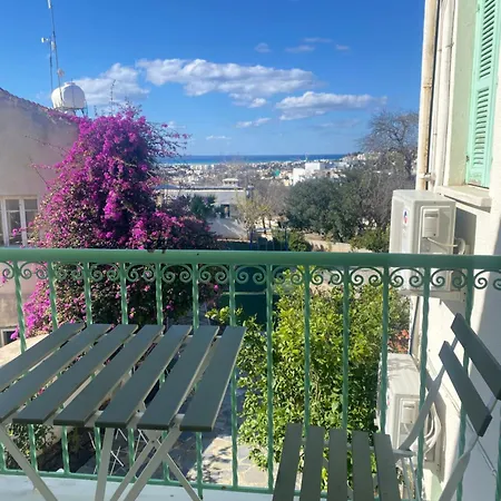 Hostl - Beds & - The Paphos, Old Town Paphos