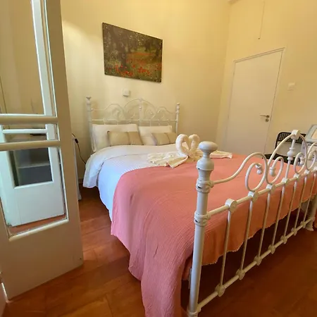 Hostal Hostl - Beds & - The Paphos, Old Town Paphos