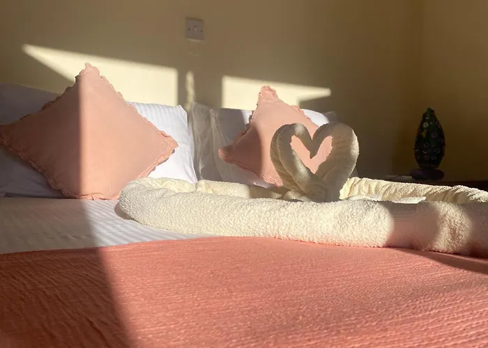 Hostl - Beds & - The Paphos, Old Town Pafos