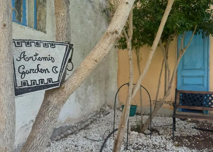 Hostl - Beds & - The Paphos, Old Town * Paphos